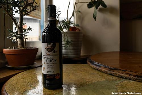 Running Duck Reserve Shiraz No Added Sulphur 2